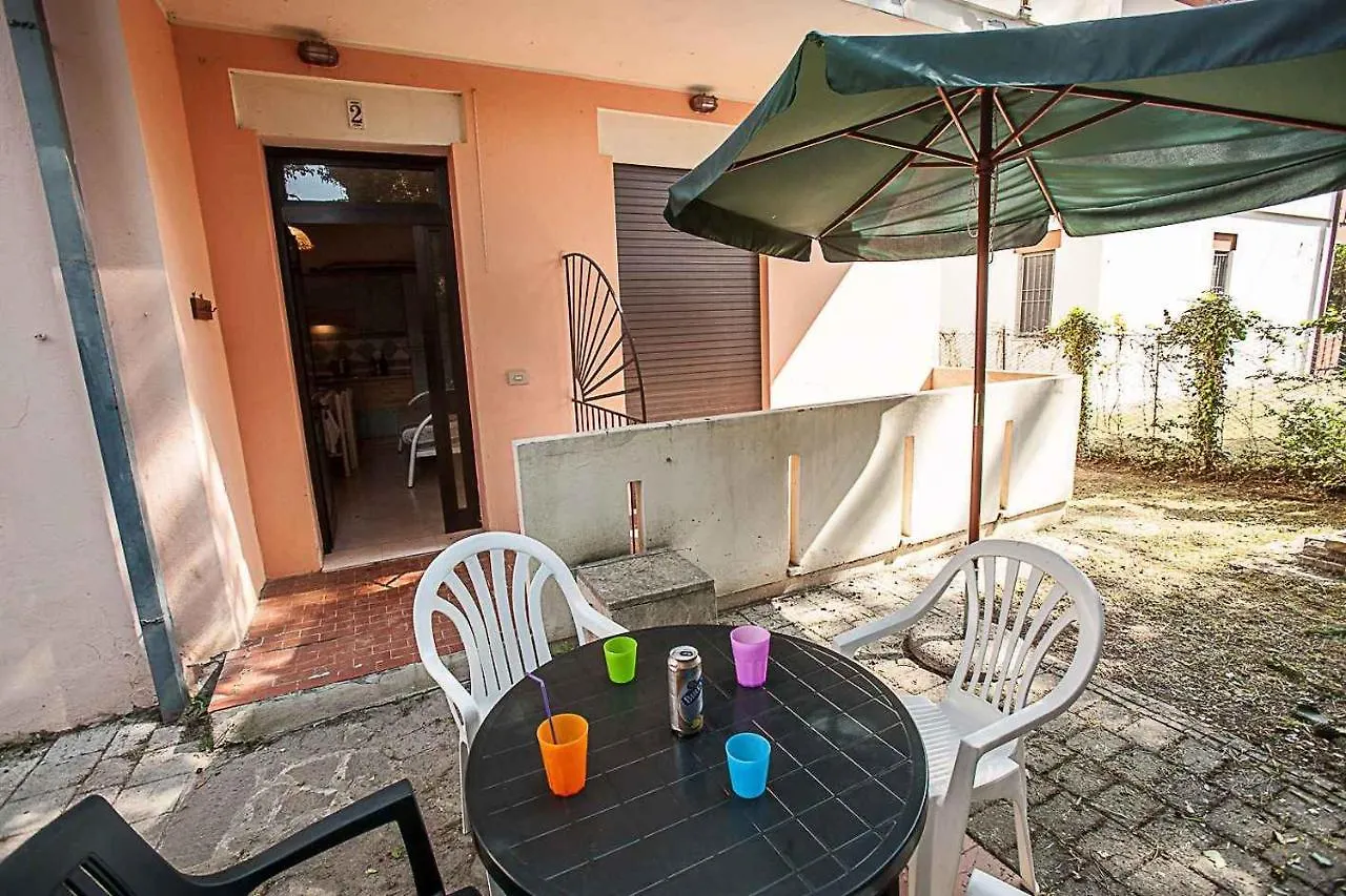 Apartments In Rosolina Mare 25071