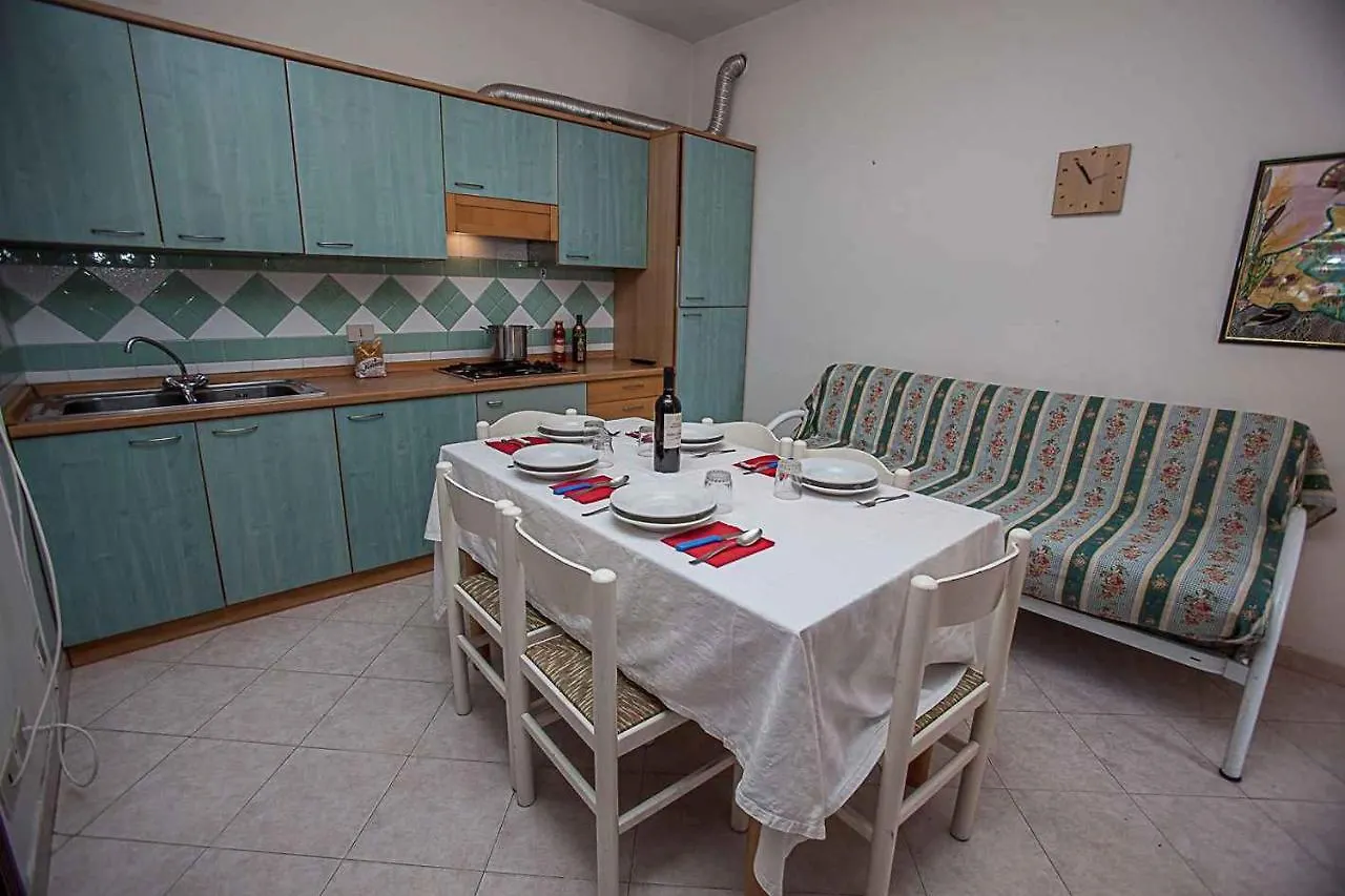 Apartments In Rosolina Mare 25071