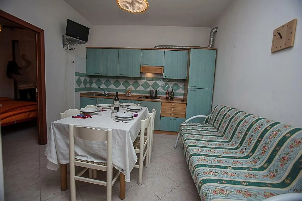 Apartments In Rosolina Mare 25071