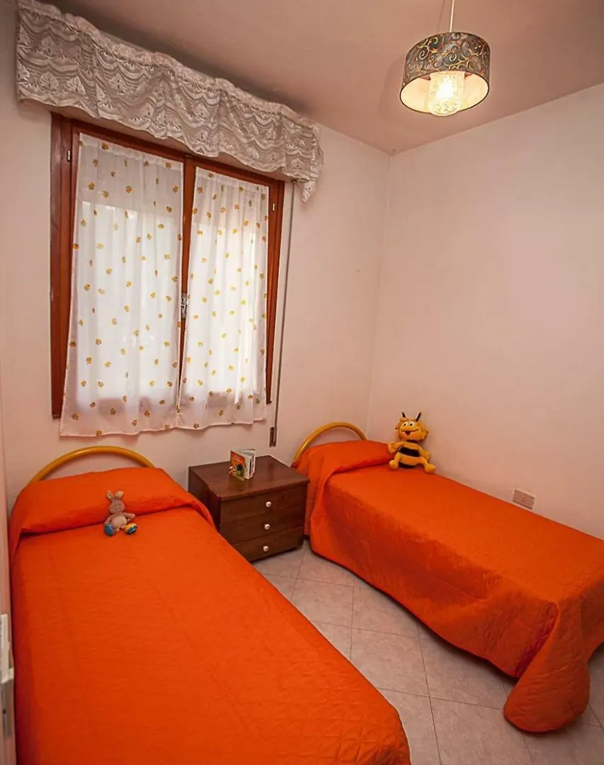 Apartments In Rosolina Mare 25071